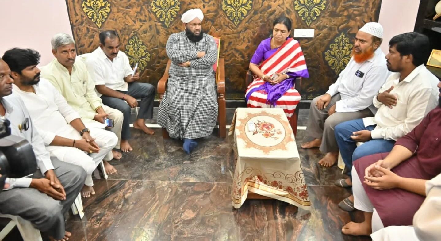 MP DK Aruna during her visit to meet Victim Nizamuddin Family Members